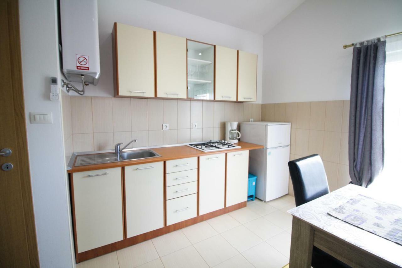 Sebi Apartment 300 M From Beach Ровінь Екстер'єр фото